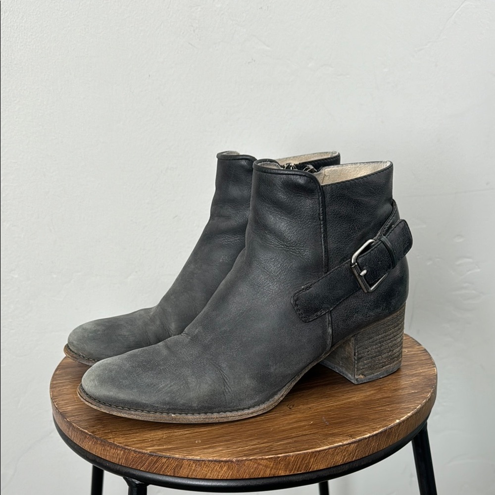 Aquatalia Black Zip Up Leather Heeled Ankle Boots Women’s Size 9